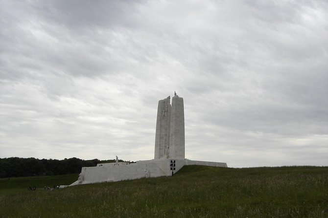 1 day Canadian WW1 private tour including Vimy Ridge - Lunch near La Boisselle or Pozières