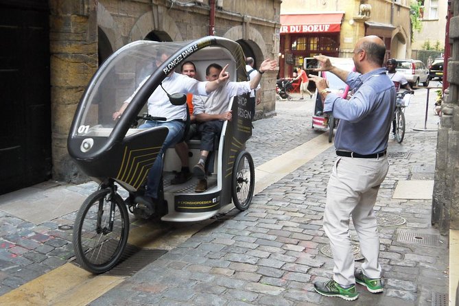 1 or 2-Hour Pedicab tour of Lyon - Vieux Lyon, from Saint-Jean Cathedral to the traboules