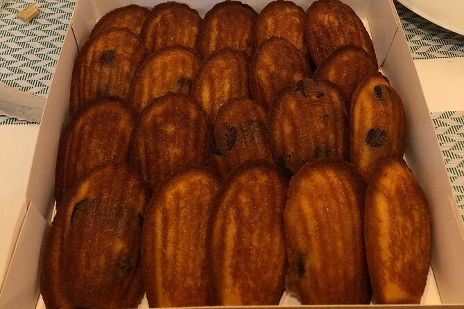 2-Hour Foodie Tour with 10 Tastings in Aix-en-Provence - Calissons at Leonard Parli