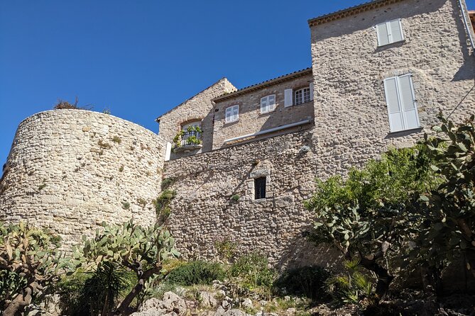 2 Hour Walking Tour in the Old Town of Antibes - Why Emilie makes the format work