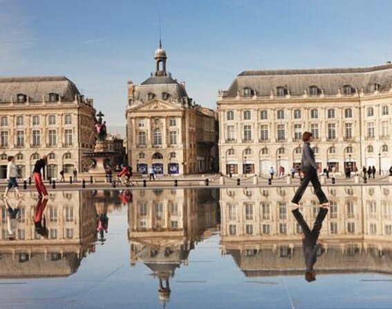 2-Hour Walking Tour of the City’s Iconic Sights and History - Key points to know before you book