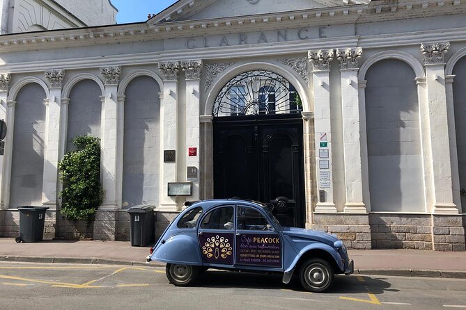 30-Minutes Private Guided Tour of Lille by Convertible 2CV - Grand Place, the Old Stock Exchange, and the Théâtre du Nord