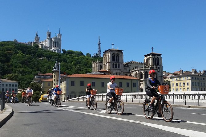 4h Complete Lyon Experience: E-Bike, Food Tasting & Old Town Walk - Why an e-bike is a smart way to see Lyon