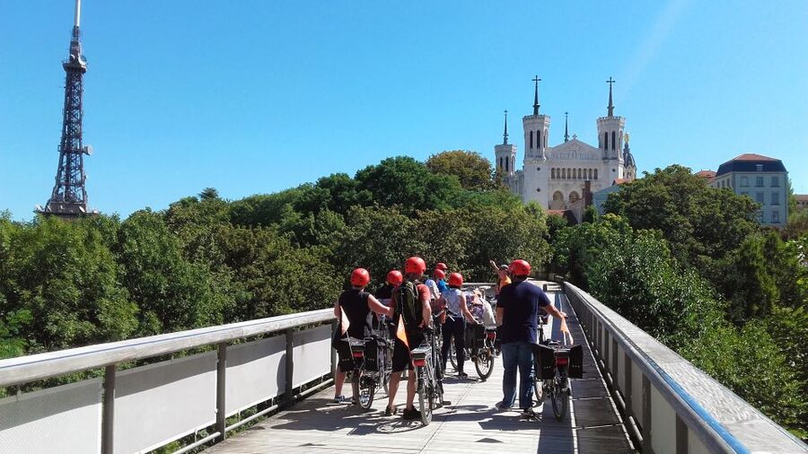4h Complete Lyon Experience - E-Bike, Tasting & Walk - Meeting the guide beside the Saône