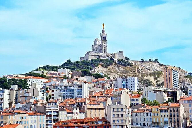5-Hour Private Sightseeing Tour of the Provence from Marseille in Luxury Car - Aix-en-Provence brings fountains, markets, and Cezanne