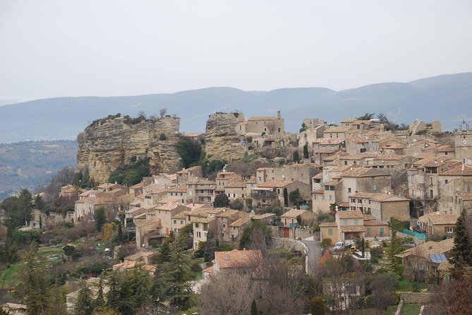 A Day in Provence Small Group Tour from Marseille - The minibus, group size, and time on the road
