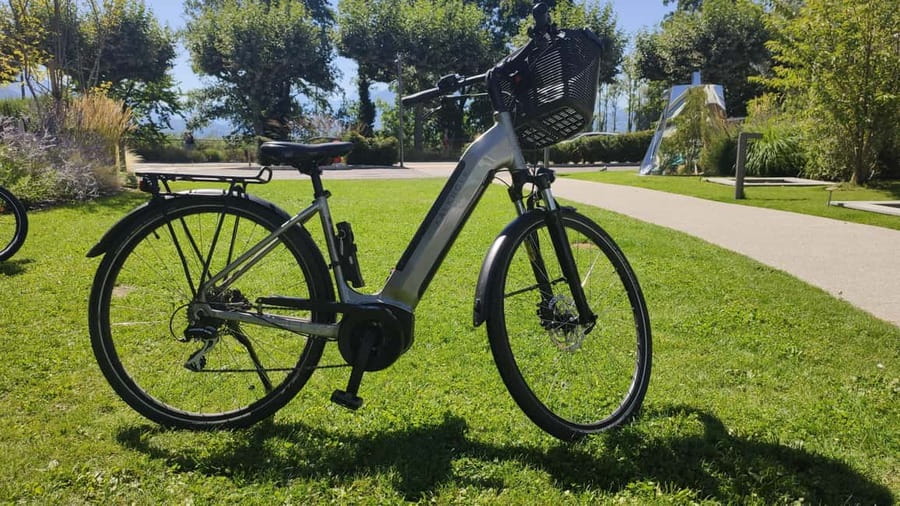 Annecy-le-Vieux, France: Electric and Classic Bike Rentals - How Much Value Do You Get for $37?