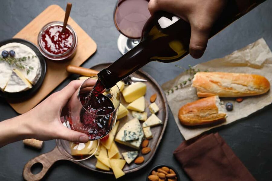 Annecy: Traditional Food Group Walking Tour - Historic eateries, cafés, and chocolate shops