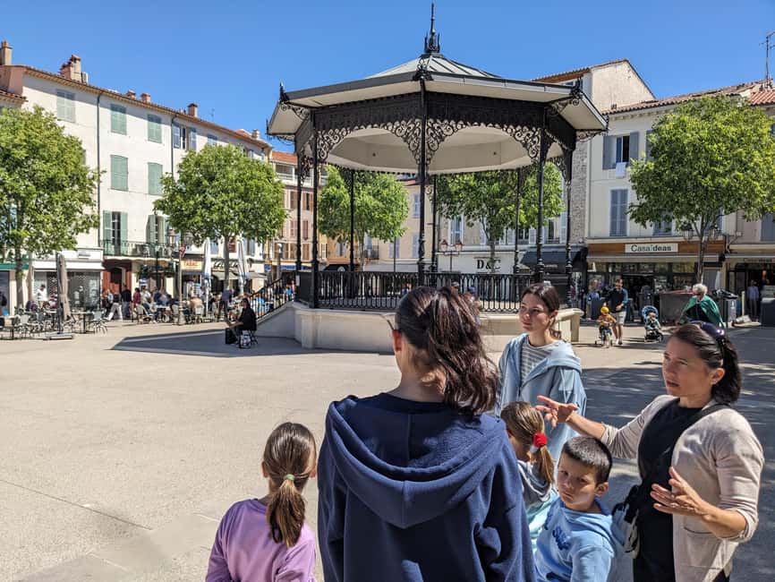 Antibes: 2 hour walking tour in the old town - Urban art and independent workshops
