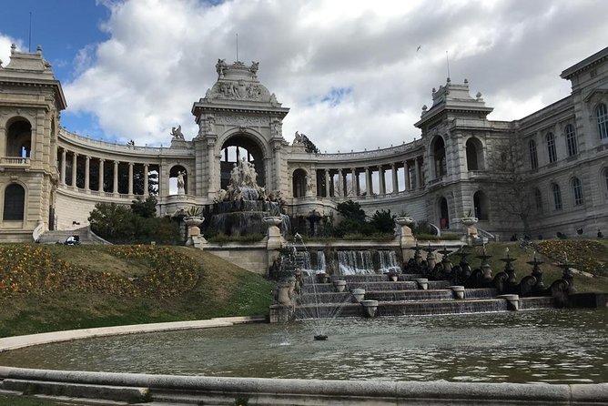 Authentic visit of Marseille - Palais Longchamp and its grand water tower