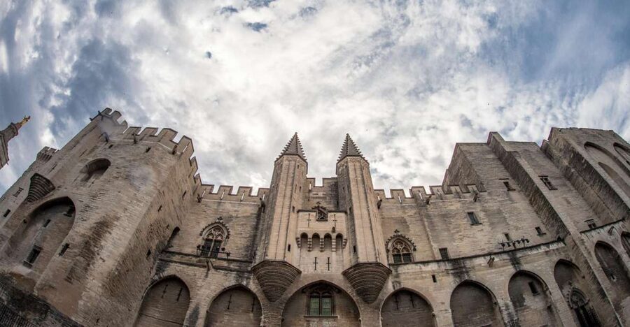 Avignon: City Walking Tour with Popes Palace Entry - Two hours inside the Pope’s Palace