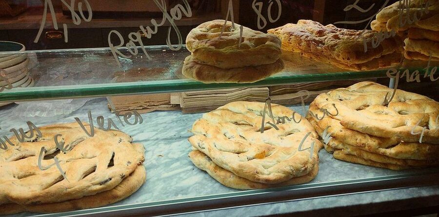 Avignon: Historic District Guided Food & Wine Walking Tour - Rue Carnot and the first taste of Provence