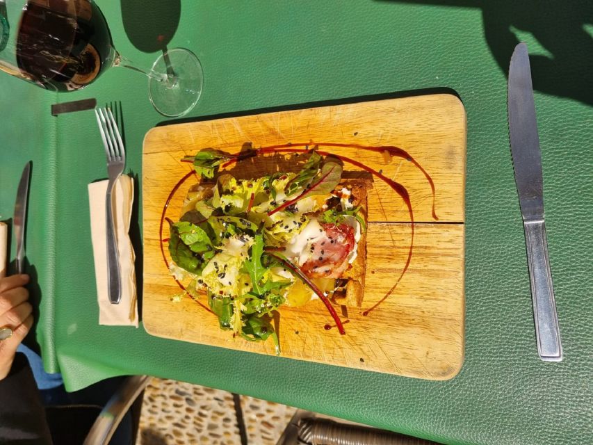 Avignon: Historic District Guided Food & Wine Walking Tour - The final walk toward Pont Saint-Bénézet