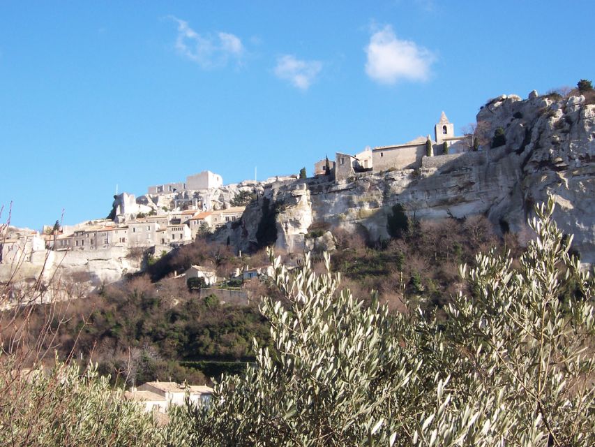 Avignon: Pont du Gard, Saint Remy and Les Baux Half-Day Tour - Les Baux de Provence: stone lanes above the Alpilles