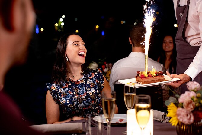 Bateaux Parisiens Seine River Gourmet Dinner & Sightseeing Cruise - What the live music adds to the night