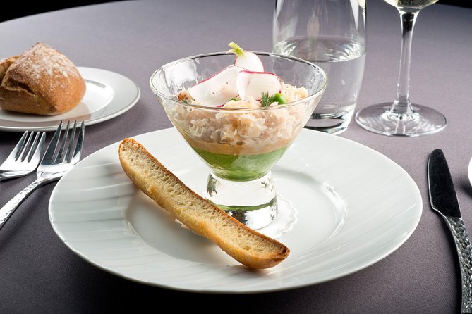 Bateaux Parisiens Seine River Gourmet Dinner & Sightseeing Cruise - Choosing between three-course and four-course dining