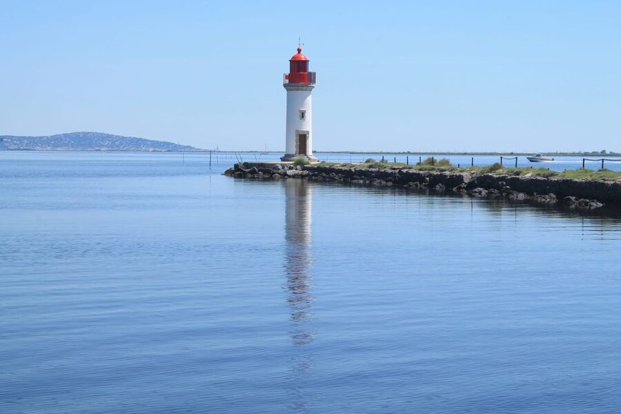 Boat trip in the canals is on the Thau pond - Key points to know before you book