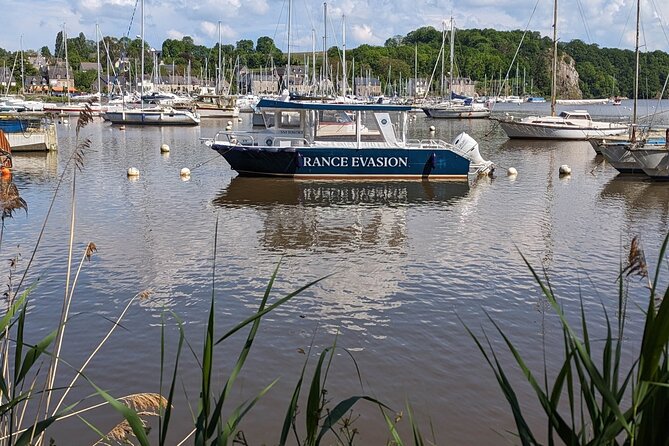 Boat trip on the Rance Canal - Why the group limit of 12 helps