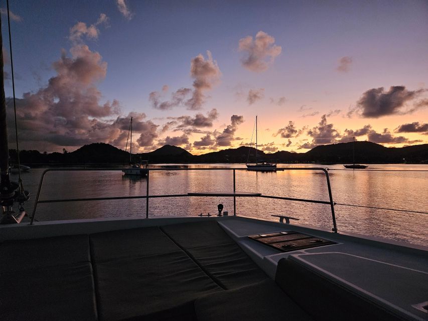 Bonifacio: sunset catamaran trip and aperitif - What this Bonifacio sunset cruise really offers