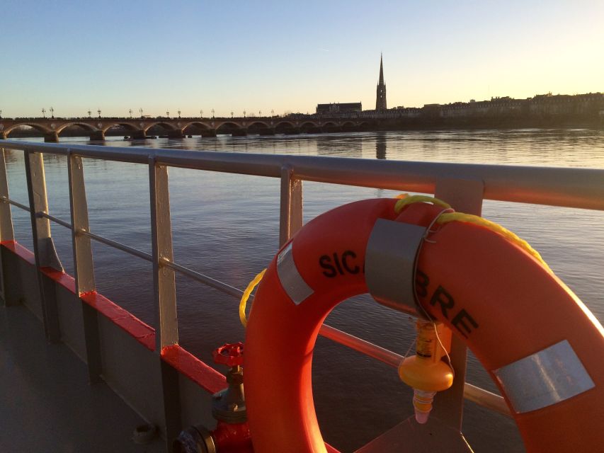 Bordeaux: 2-Hour River Dinner Cruise - A French three-course meal prepared on board