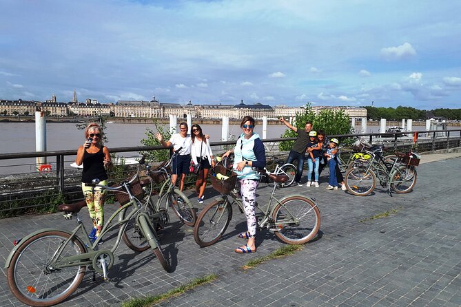 Bordeaux bike tour "The Best of Bordeaux" - Darwin, Bordeaux’s alternative side