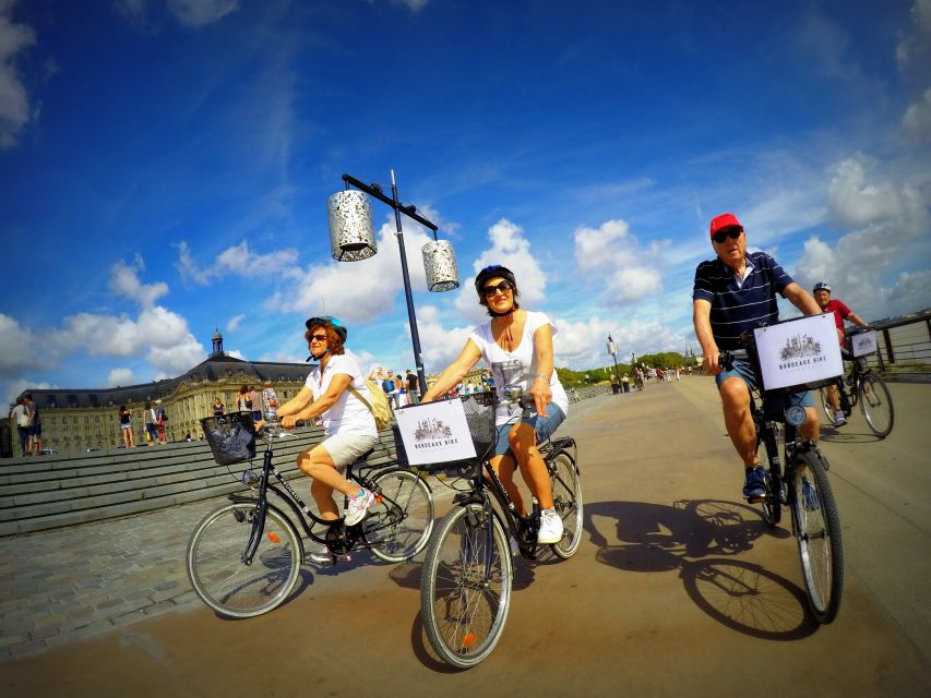 Bordeaux: Essentials 3-Hour Bike Ride - Jardin Public and Palais Gallien