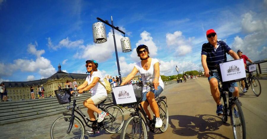 Bordeaux: Essentials 3-Hour Bike Ride - Starting near Rue Mouneyra