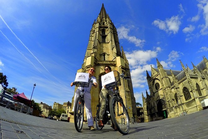 Bordeaux Essentials Sightseeing Bike Tour with a Local Guide - Saint André Cathedral: A Strong First Landmark
