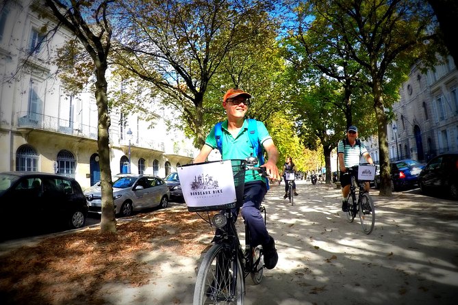 Bordeaux Essentials Sightseeing Bike Tour with a Local Guide - Palais Gallien and Bordeaux’s Roman Past