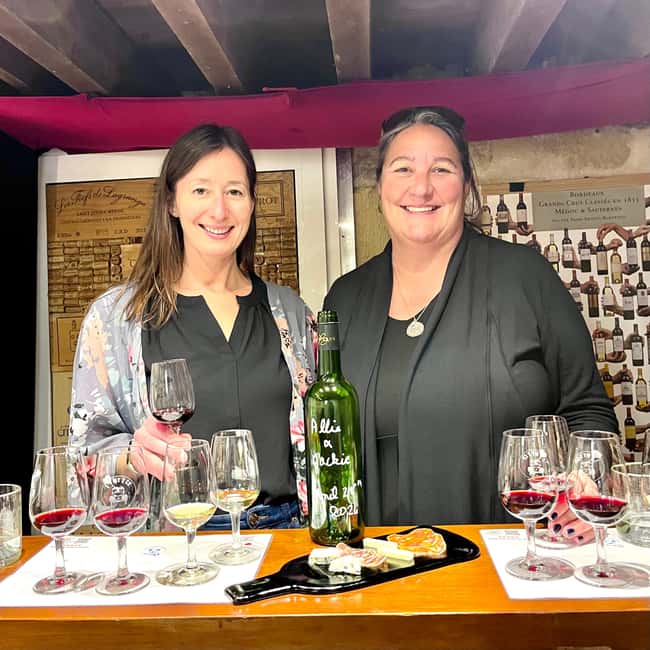 Bordeaux: Guided Bordeaux Wine Tasting Class with 6 Wines - The guides are a major part of the experience