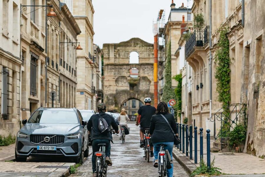 Bordeaux: Historic Center & Chartrons District Bike Tour - Crossing the Garonne at Pont de Pierre