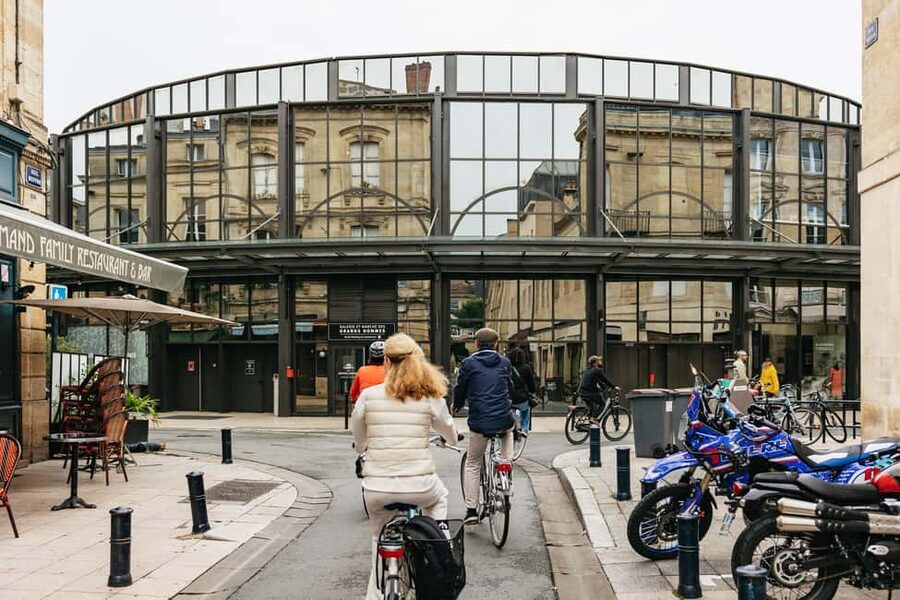 Bordeaux: Historic Center & Chartrons District Bike Tour - The Chaban-Delmas Bridge and Chartrons