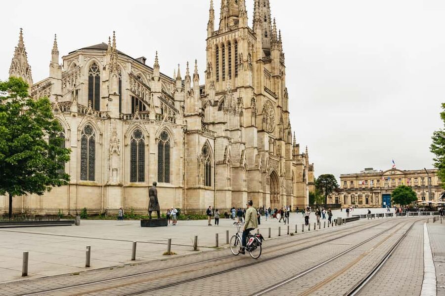 Bordeaux: Historic Center & Chartrons District Bike Tour - How the three hours feel