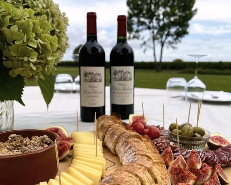 Bordeaux: Médoc & St-Emilion Wine 3 châteaux with lunch - Leaving Bordeaux for the Médoc vineyards