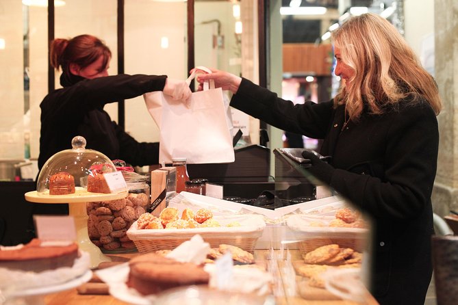 Bordeaux Old Town & Market Local Food with Wine Tastings Tour - Timing, weather, and how to dress