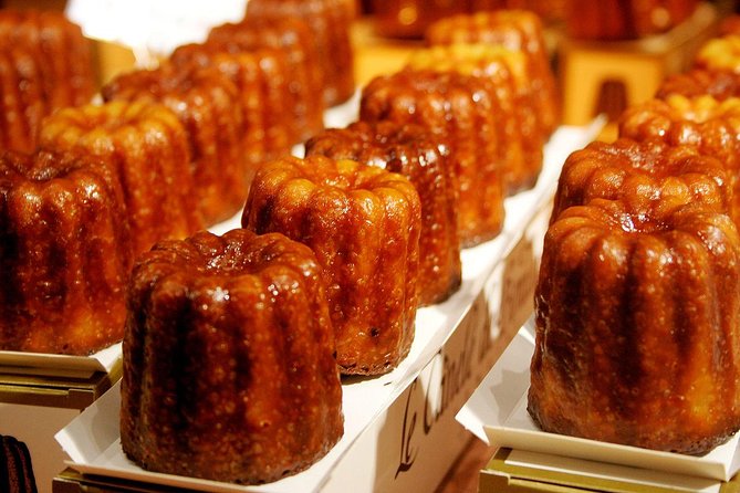 Bordeaux Old Town & Market Local Food with Wine Tastings Tour - Marché des Capucins and the pleasure of grazing
