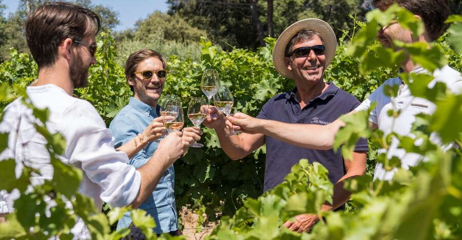 Bordeaux: Saint-Emilion Village Day Trip, 2 Chateaux & Lunch - Walking the Medieval Streets of Saint-Émilion