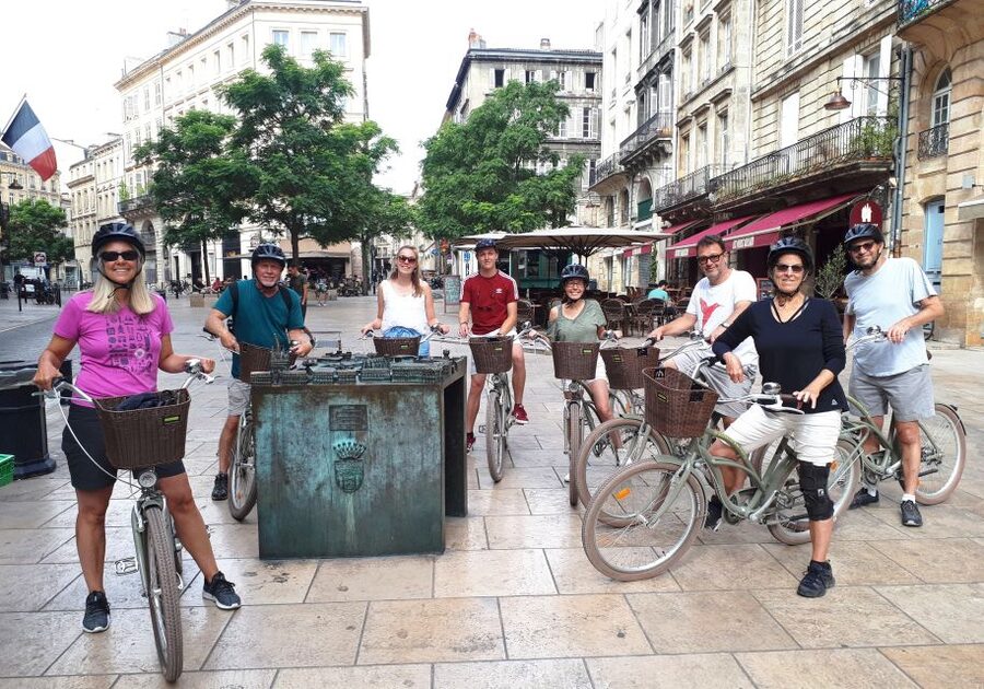 Bordeaux: Top Landmarks & Historic Bike Tour - Grosse Cloche and Saint-Michel: Bordeaux’s medieval beginning