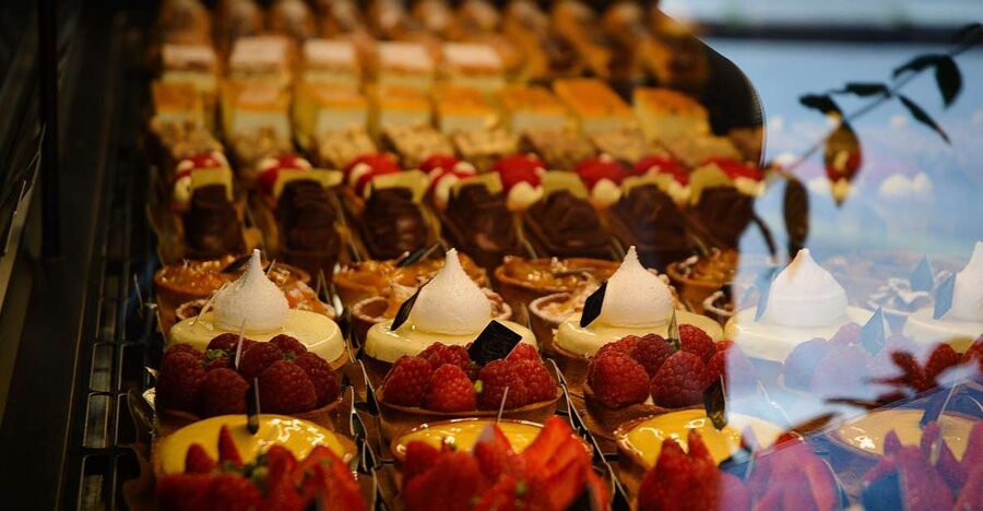 Bordeaux: Walking Tour of the City's Best Bakeries - Four bakery stops, not one oversized tasting