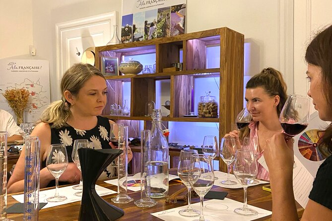 Bordeaux Wine Masterclass: Blending workshop with appetizer - Starting at 10:30 in central Bordeaux