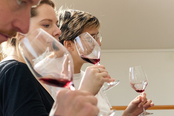 Bordeaux Wines Masterclass paired with cheeses & charcuterie - The instructors shape the experience