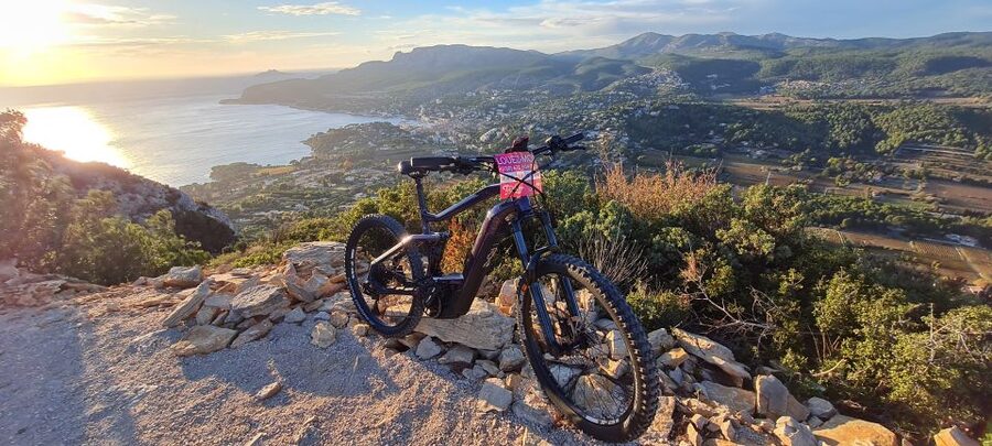 Calanques National Park: E-Mountain Bike with Virtual Guide - Following the virtual route through the Calanques