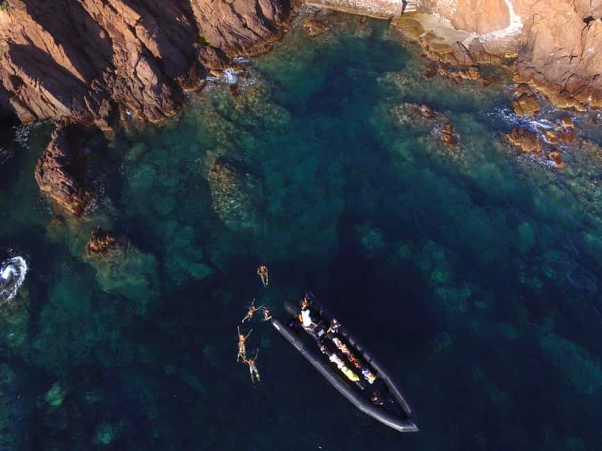 Cannes: 2.5-Hour Esterel Calanques Boat Excursion - Architectural sights along the shore