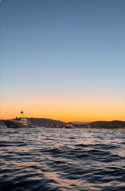 Cannes: Fireworks at Sea - Who will enjoy this most?