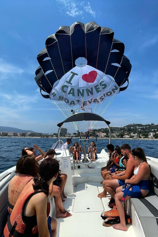 Cannes: Parasailing Experience for Couples, Family & Friends - Meeting the boat at the Port of Béal