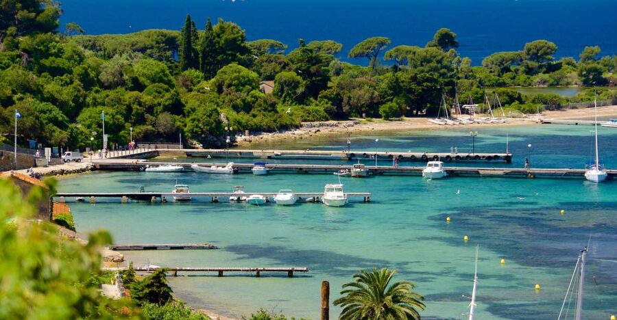 Cannes: Private Boat Trip to Lerins Islands & Cap d'Antibes - Cruising toward Cap d’Antibes