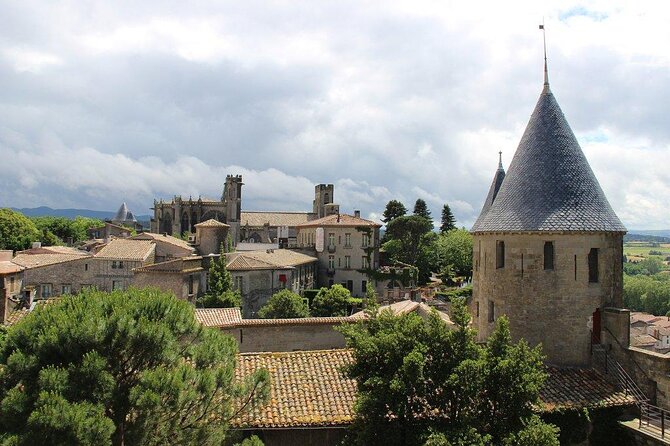 Carcassonne 's Medieval Walls: A Self-Guided Tour - Following the ramparts and finding the kill zones