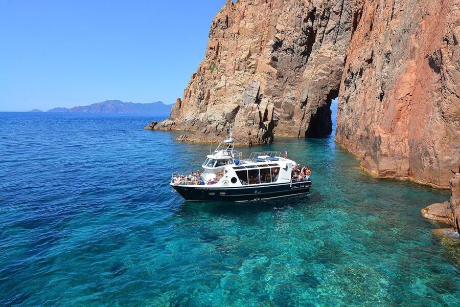 Cargèse: Scandola and Piana Boat Tour with Stop at Girolata - Crossing the Gulf of Porto toward Scandola