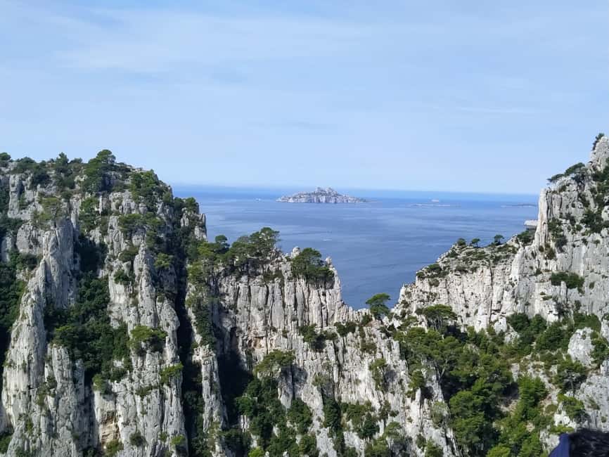 Cassis: 3 Calanques Half-Day Hiking Tour with Swimming - Starting at Port-Miou: an easy beginning with a useful briefing