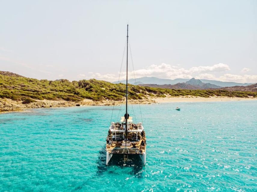 Catamaran half-day excursion - A meal box, simple food, and extra drinks